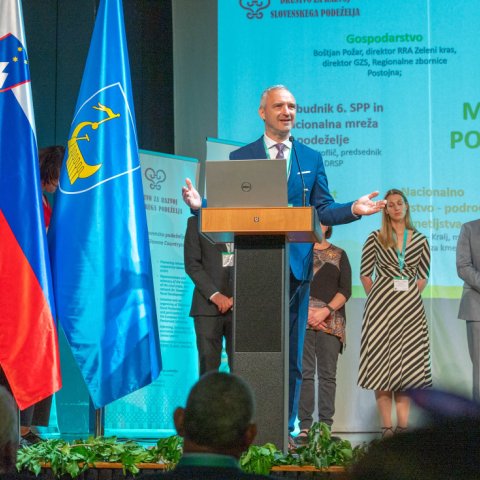 Minister Cigler Kralj predstavil vizijo razvoja slovenskega podeželja photo